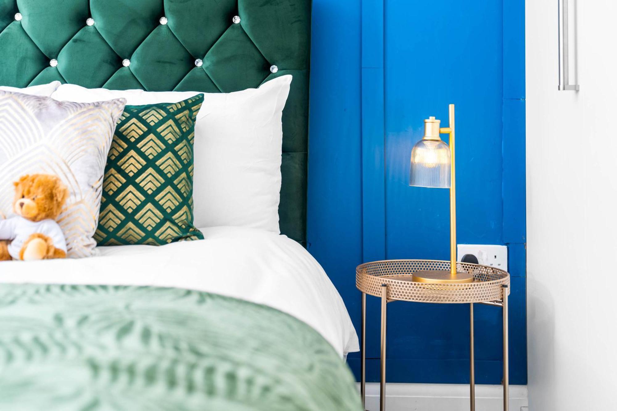 Lavish 3 Bedroom House With Ensuite And Parking By Azura Nights Birmingham Eksteriør billede